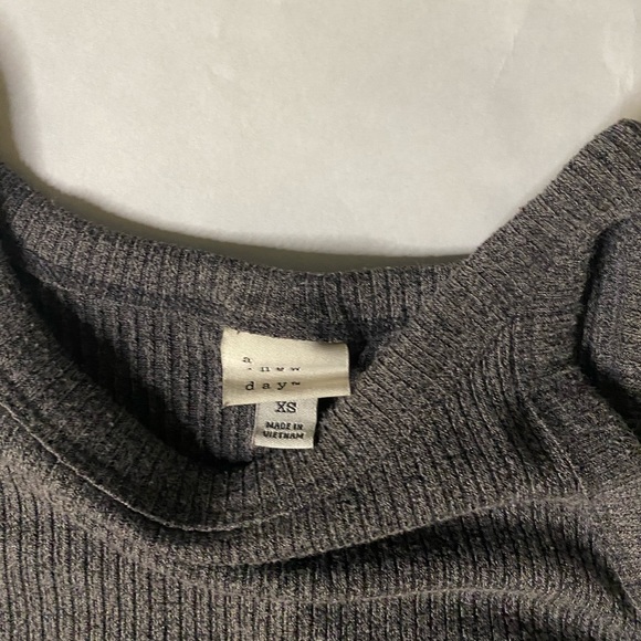 Haltered Ribbed Maxi Dress - Picture 2 of 5